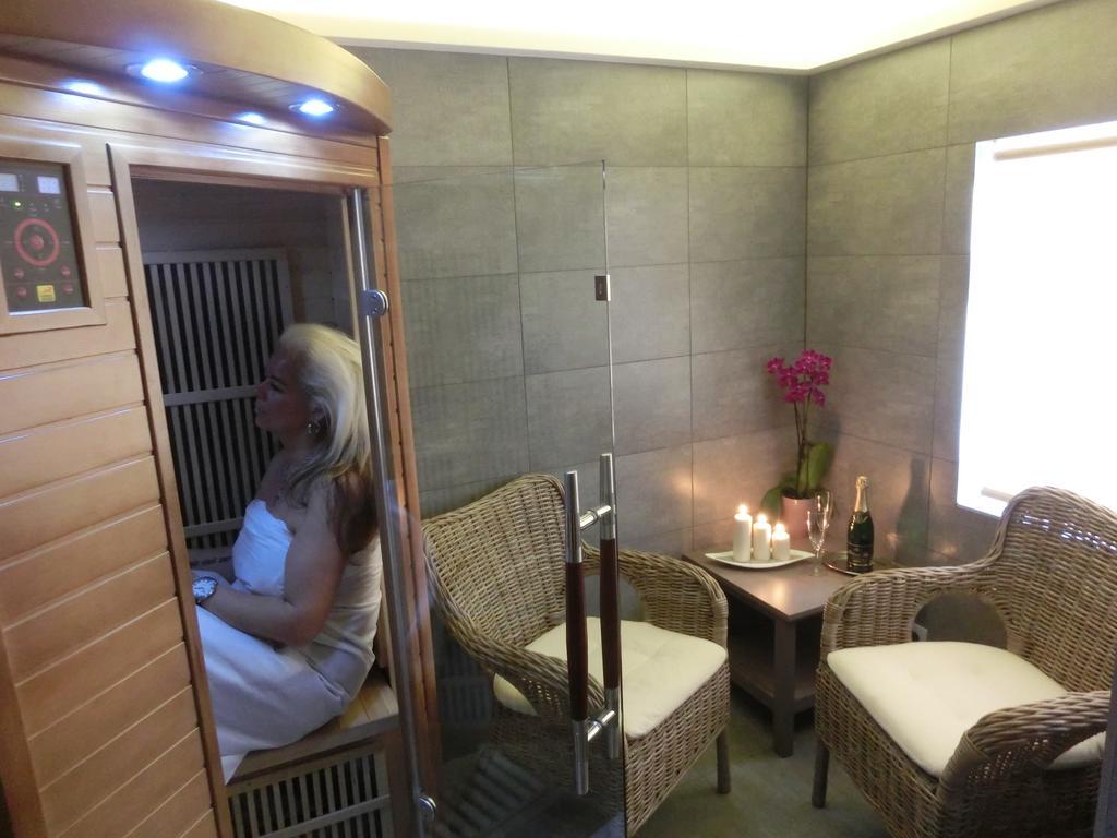 Готель Dvur Stran & Wellness Карлові Вари Екстер'єр фото