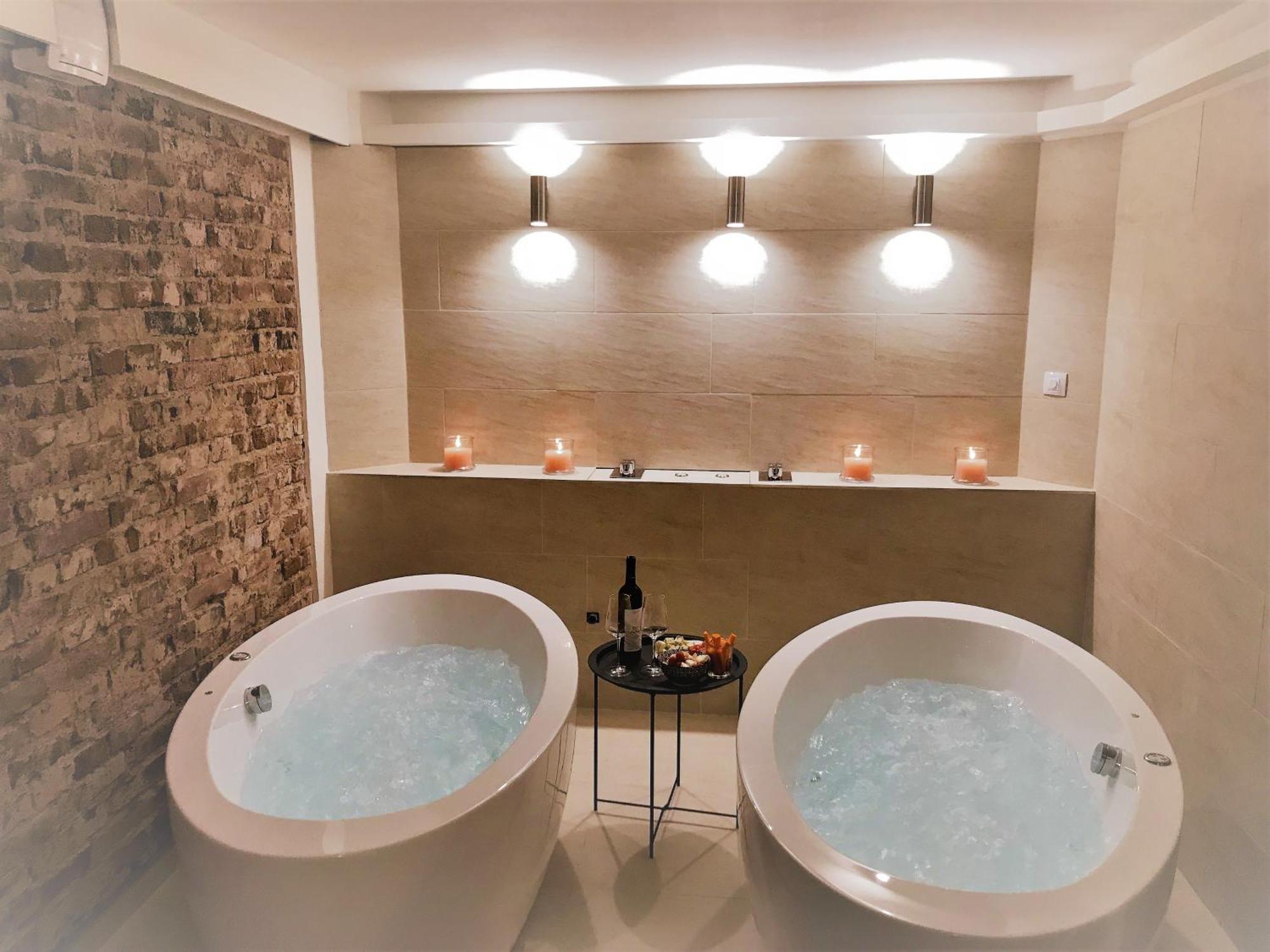 Готель Dvur Stran & Wellness Карлові Вари Екстер'єр фото