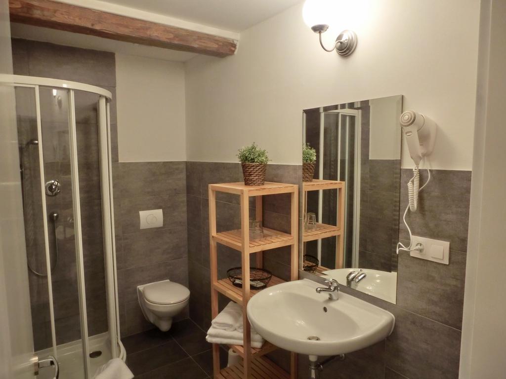 Готель Dvur Stran & Wellness Карлові Вари Номер фото